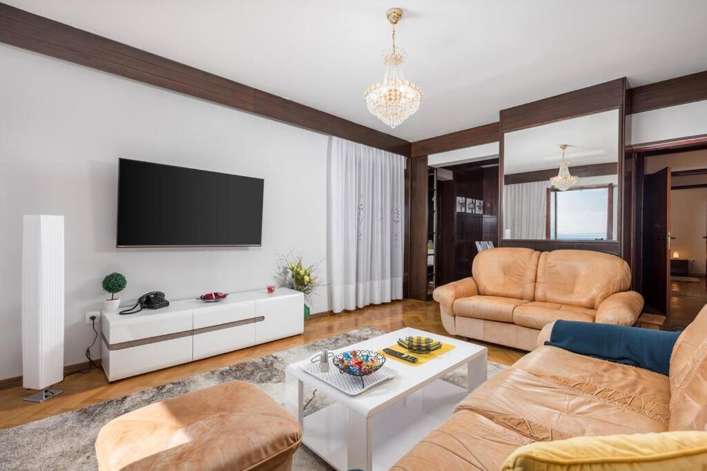 Deluxe Apartment Ana 100 M From The Beach Opatija Exterior foto