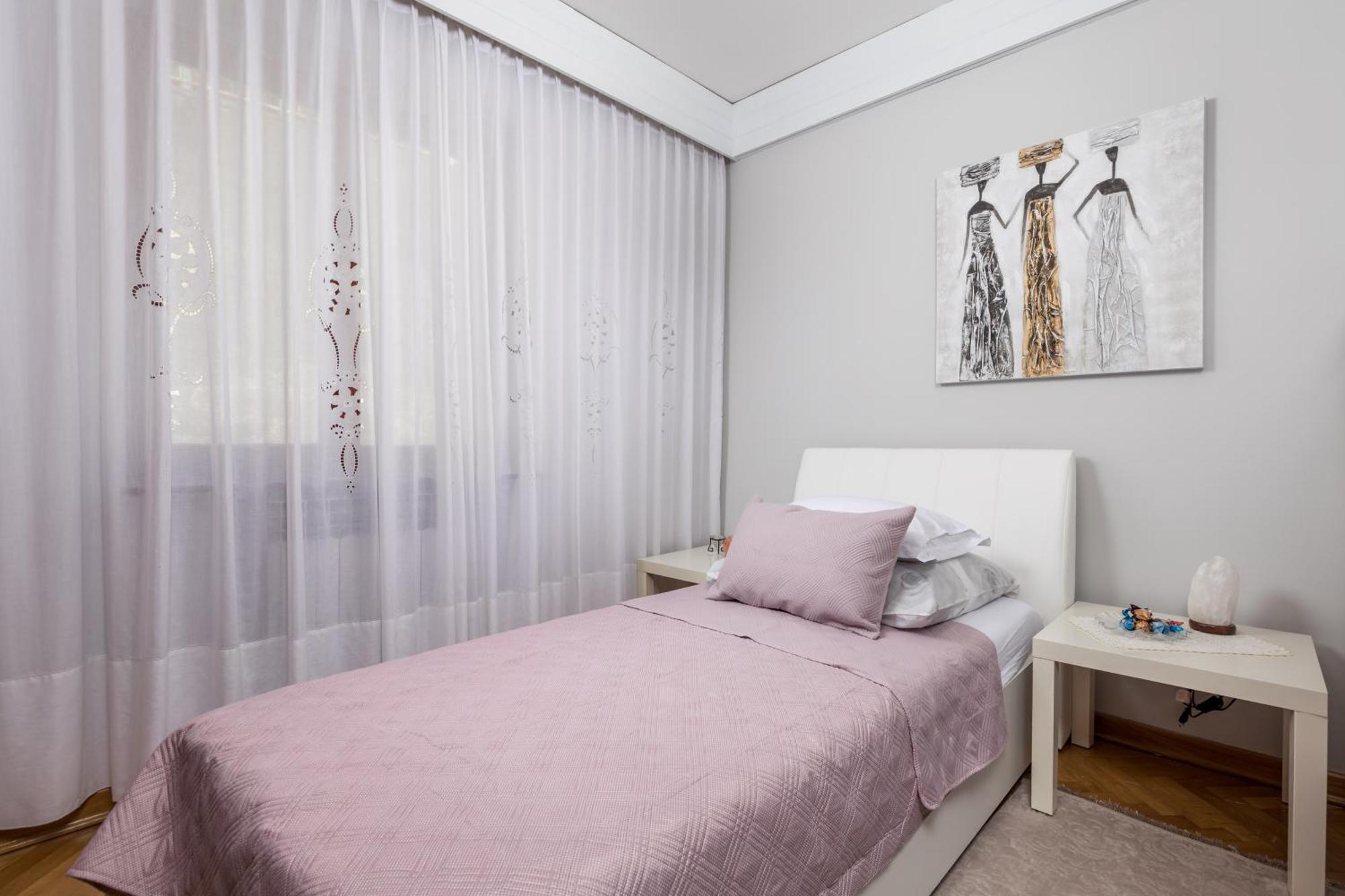Deluxe Apartment Ana 100 M From The Beach Opatija Exterior foto