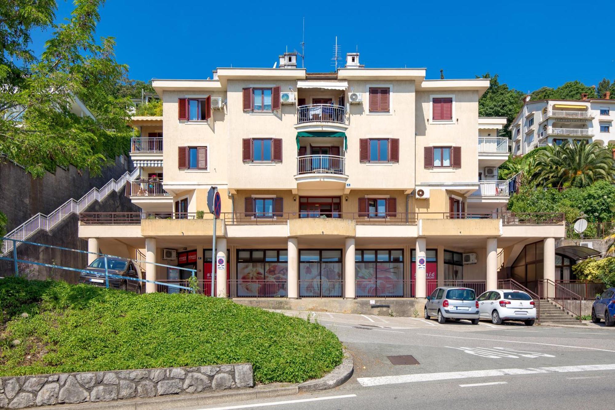 Deluxe Apartment Ana 100 M From The Beach Opatija Exterior foto