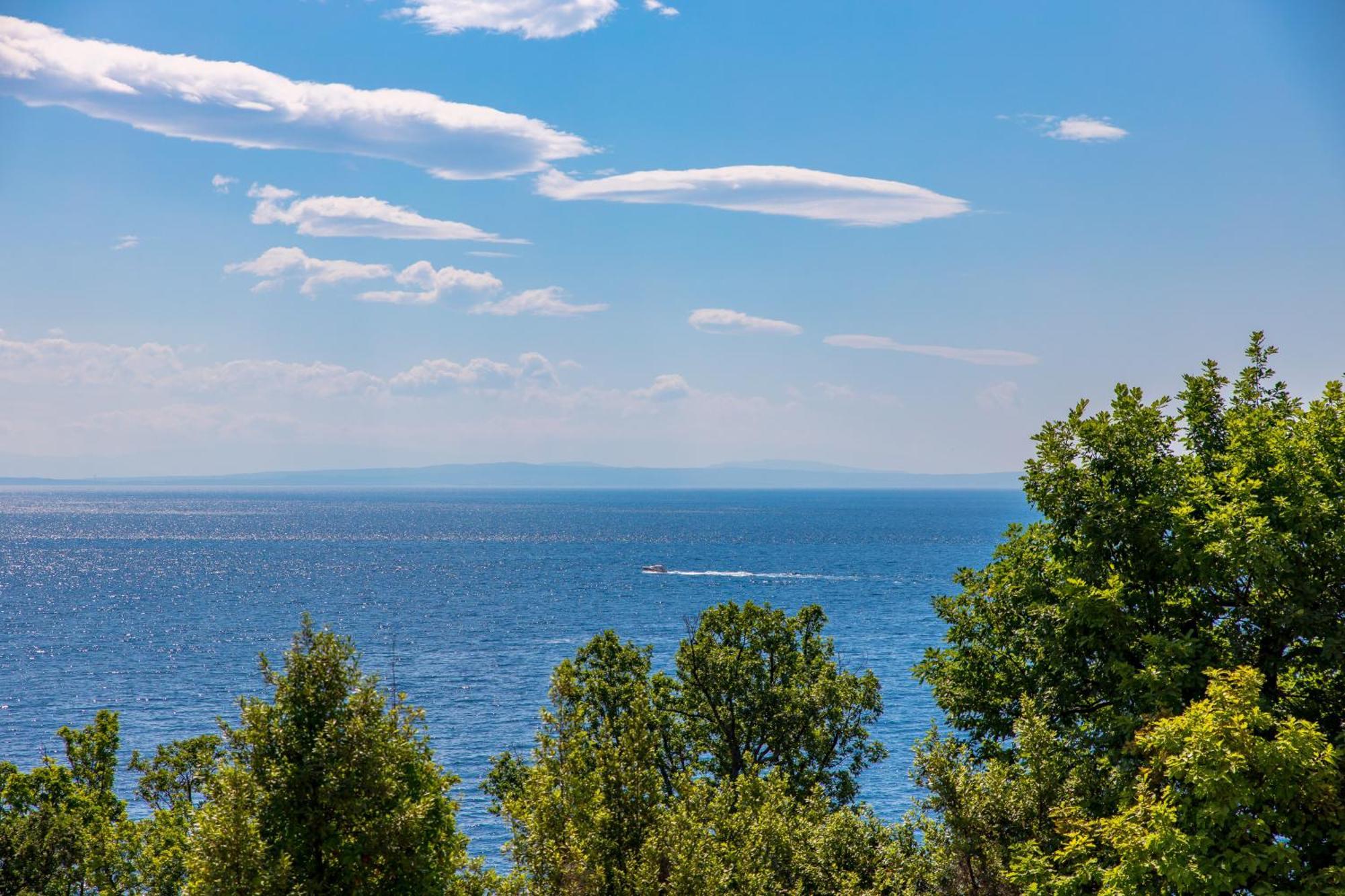 Deluxe Apartment Ana 100 M From The Beach Opatija Exterior foto