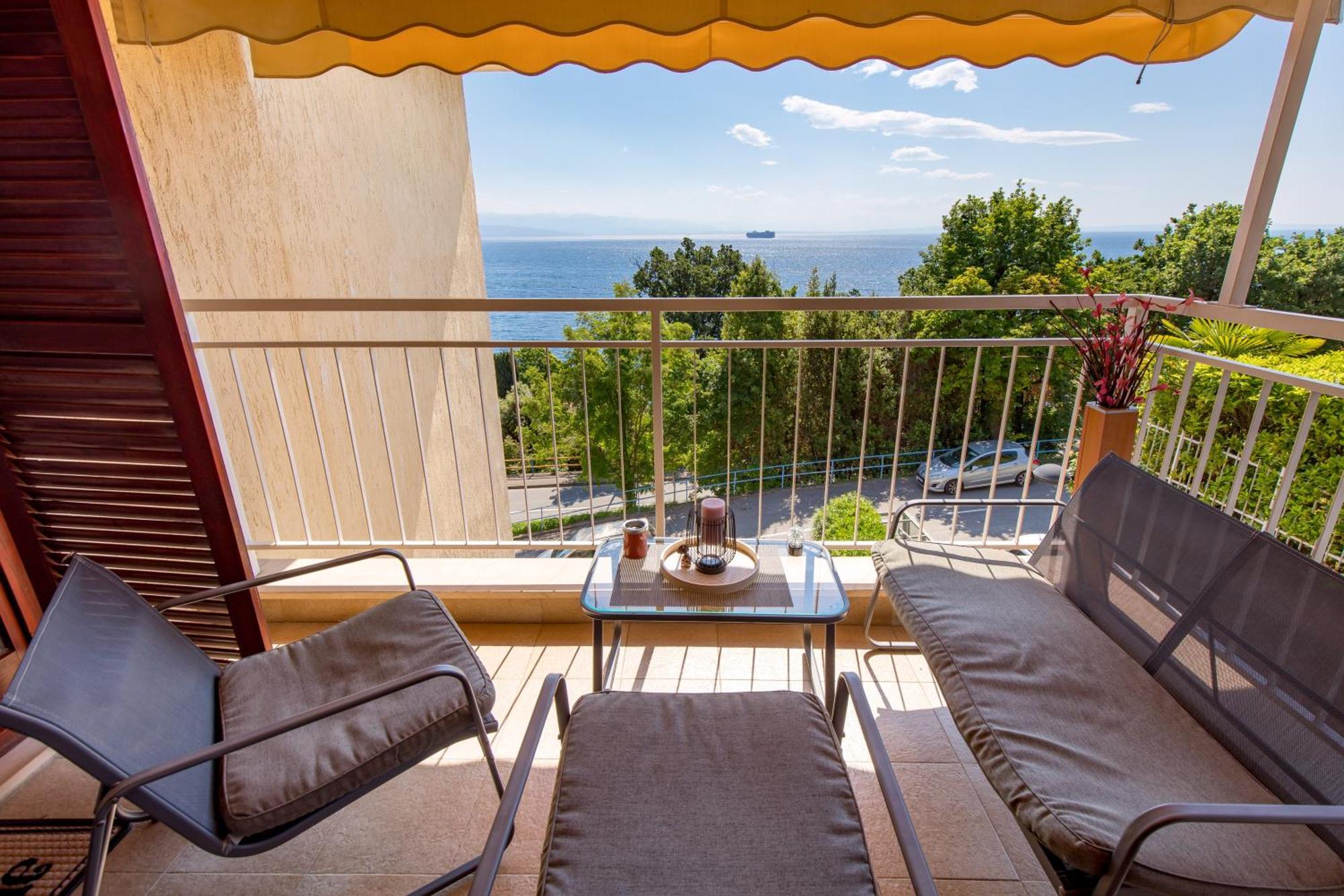 Deluxe Apartment Ana 100 M From The Beach Opatija Exterior foto