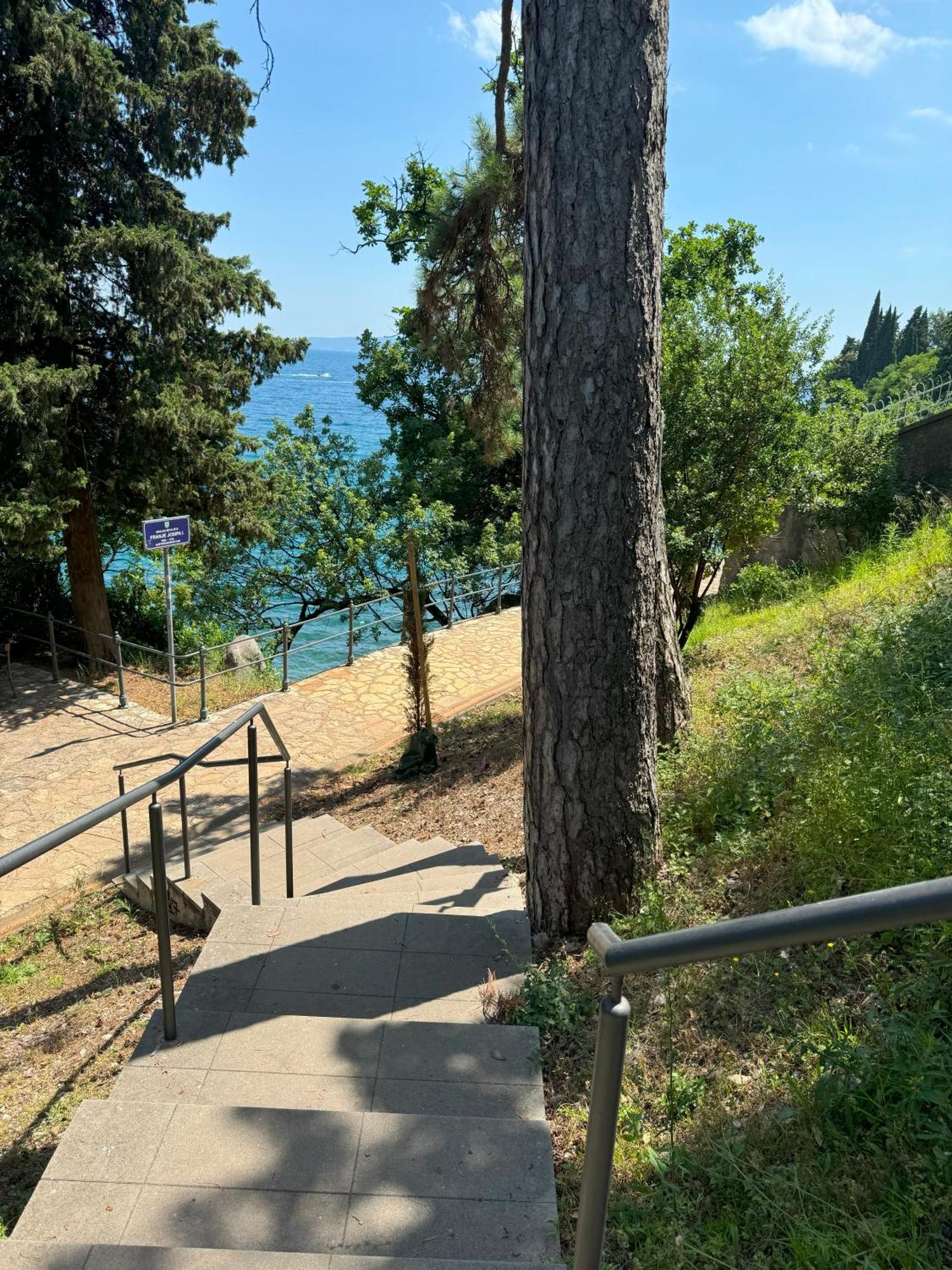 Deluxe Apartment Ana 100 M From The Beach Opatija Exterior foto