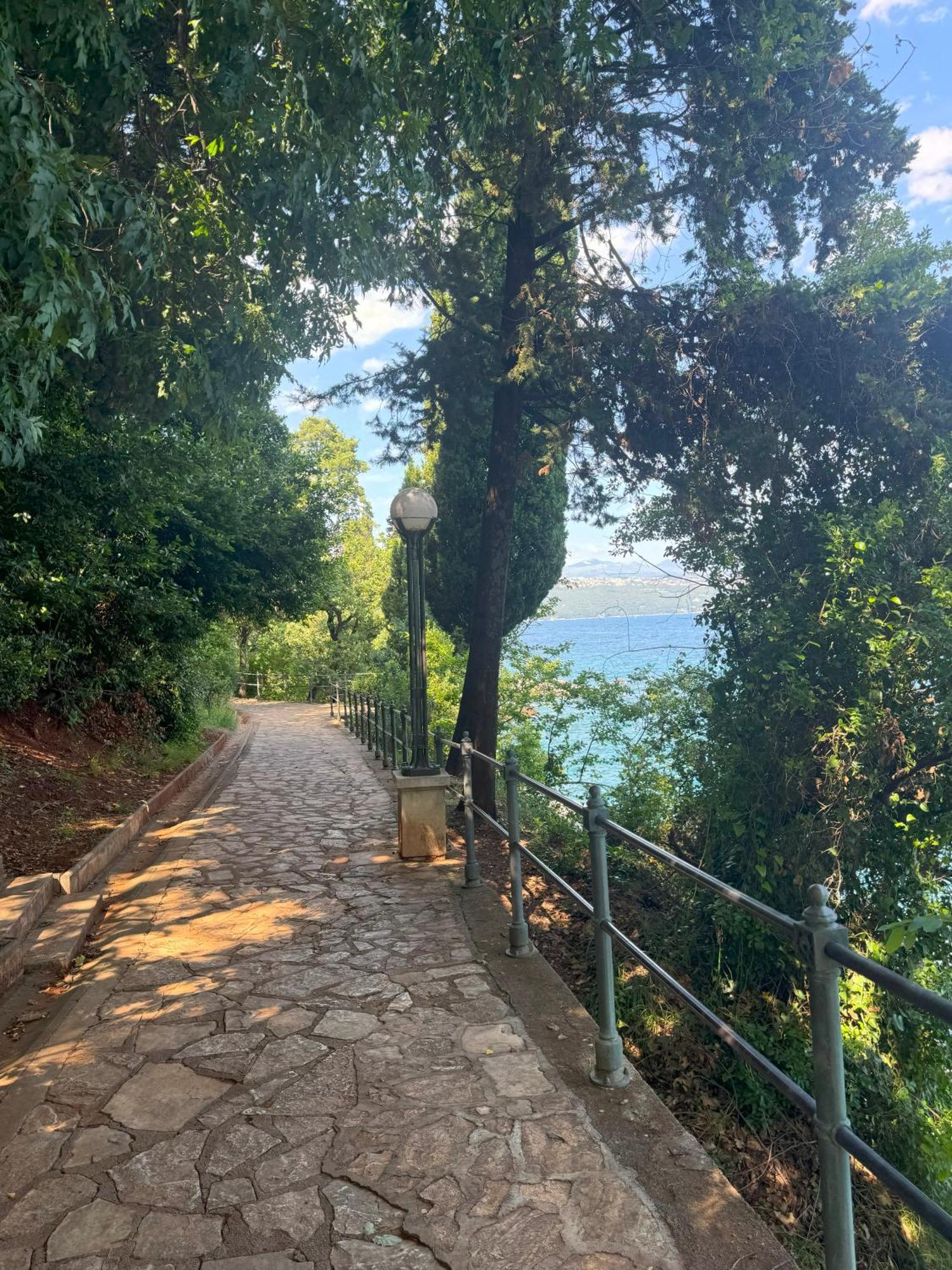 Deluxe Apartment Ana 100 M From The Beach Opatija Exterior foto